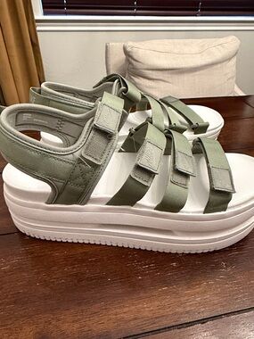 Nike Icon Classic Platform Sandals